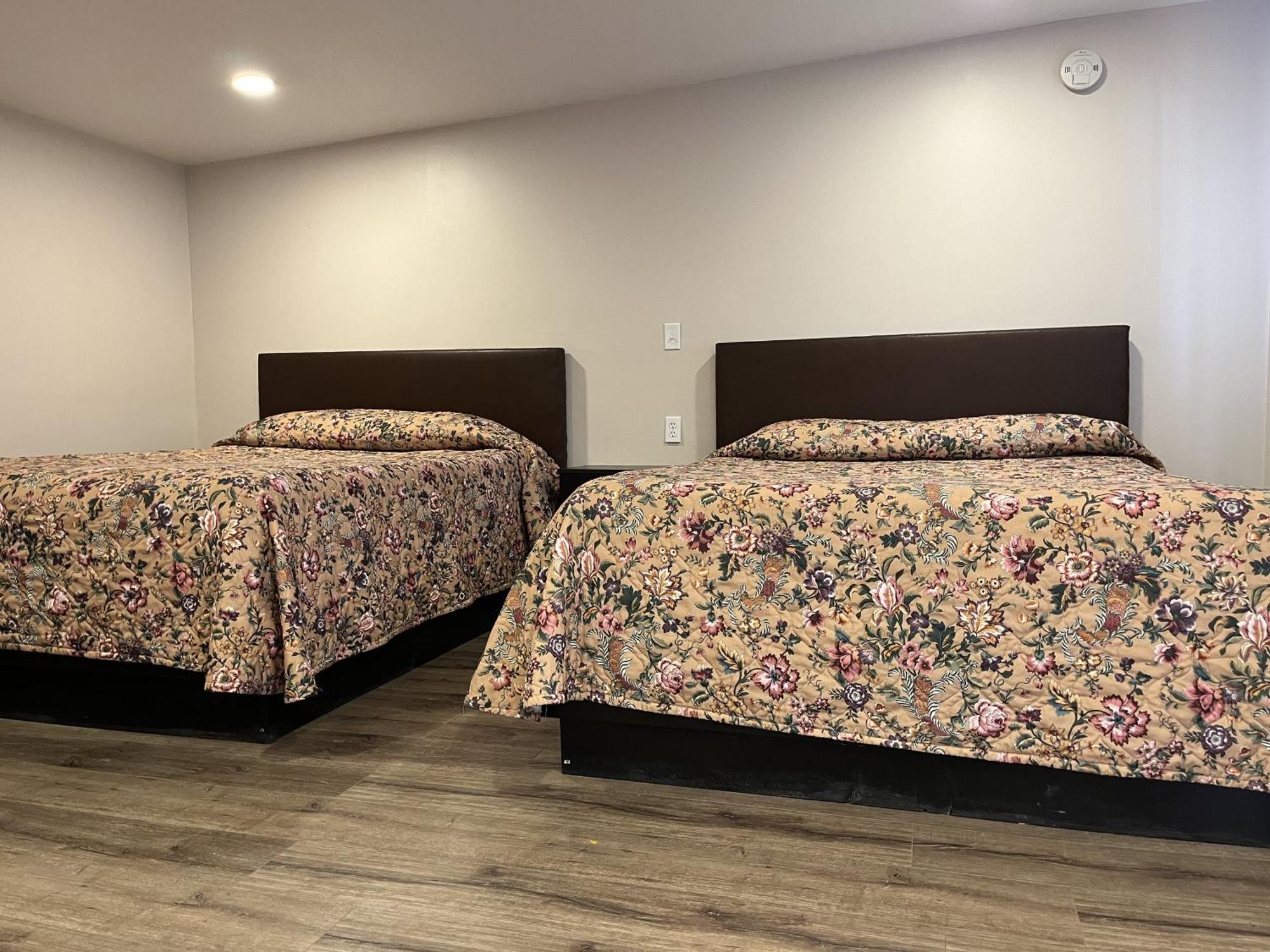 Kluane Park Inn Хейнс Джънкшън Екстериор снимка
