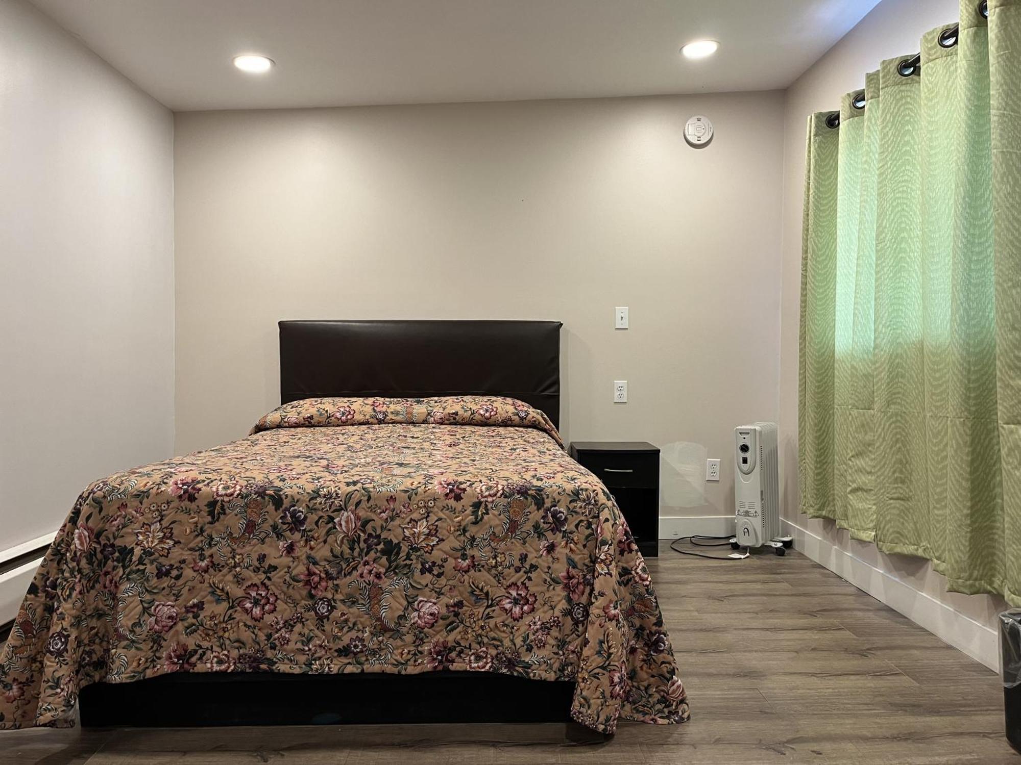 Kluane Park Inn Хейнс Джънкшън Екстериор снимка