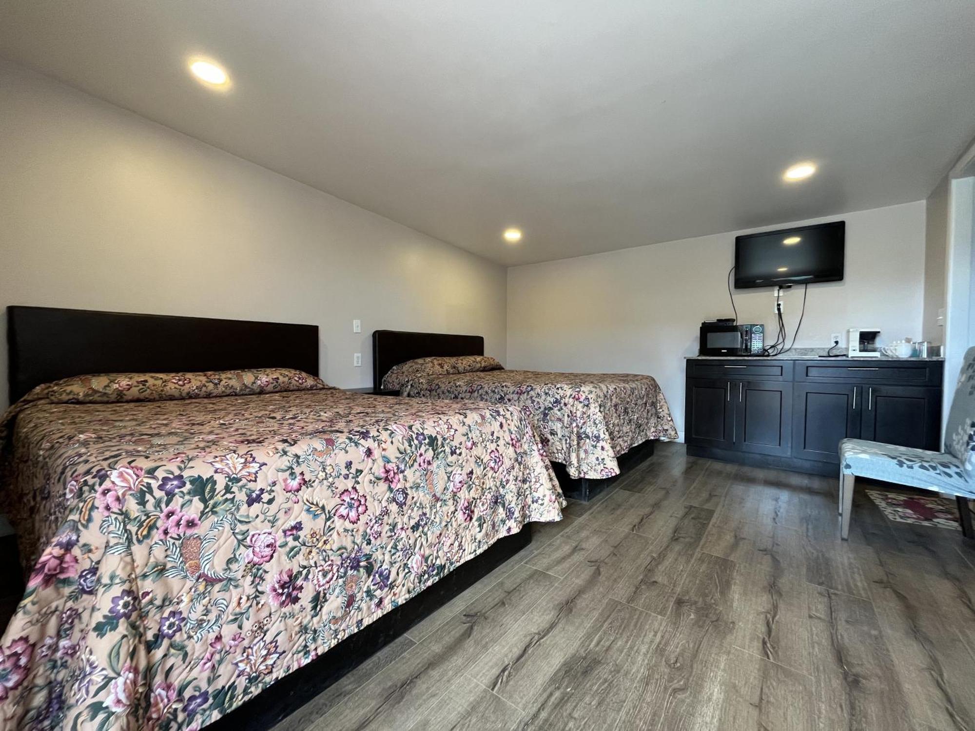 Kluane Park Inn Хейнс Джънкшън Екстериор снимка
