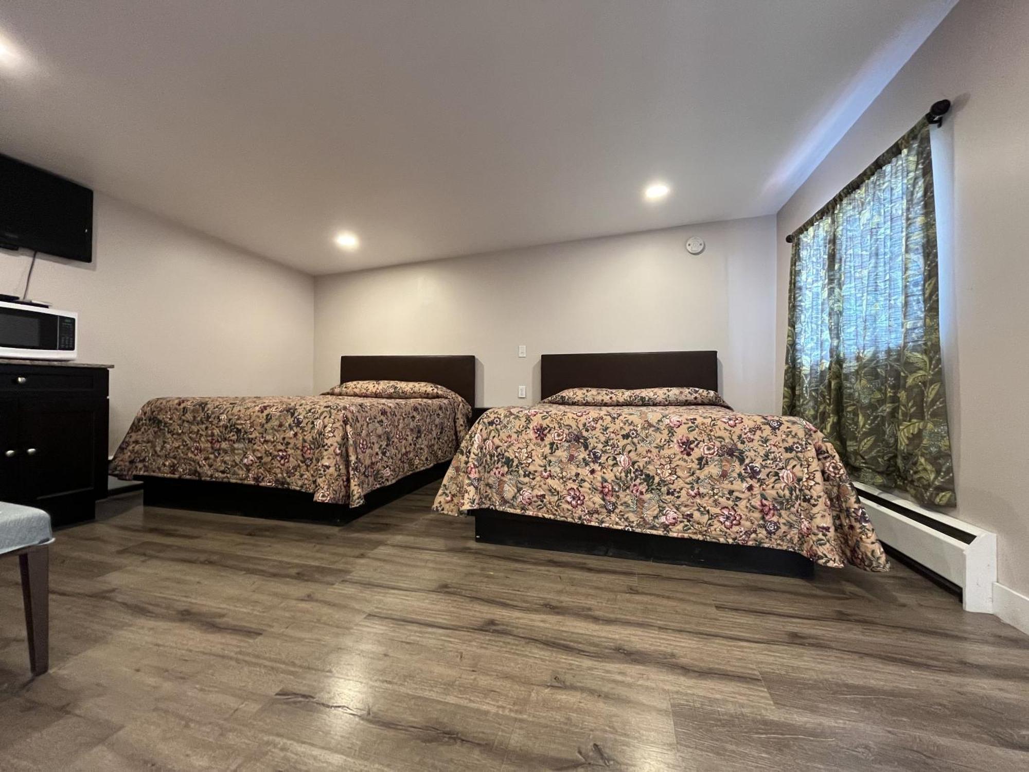 Kluane Park Inn Хейнс Джънкшън Екстериор снимка