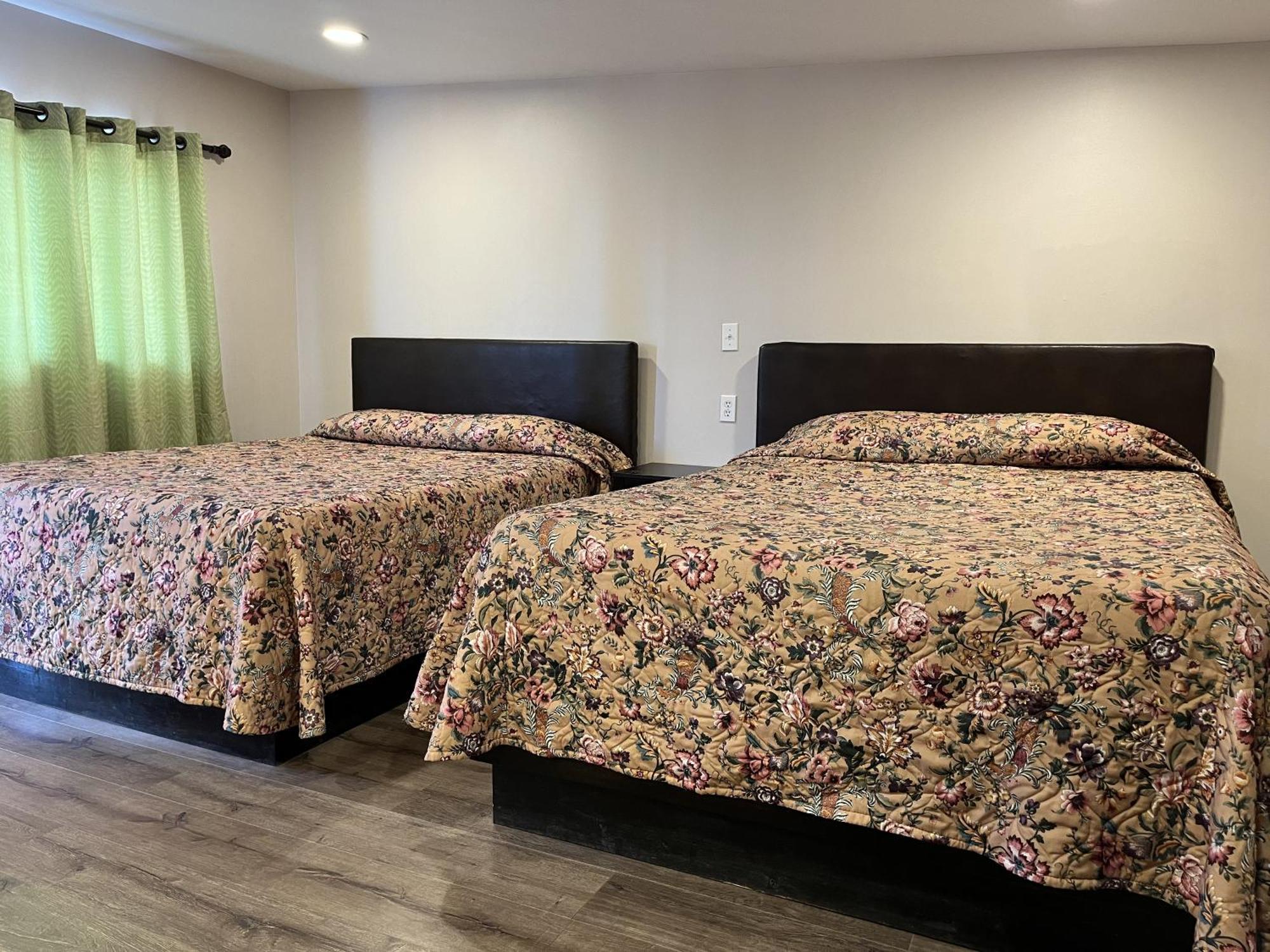Kluane Park Inn Хейнс Джънкшън Екстериор снимка