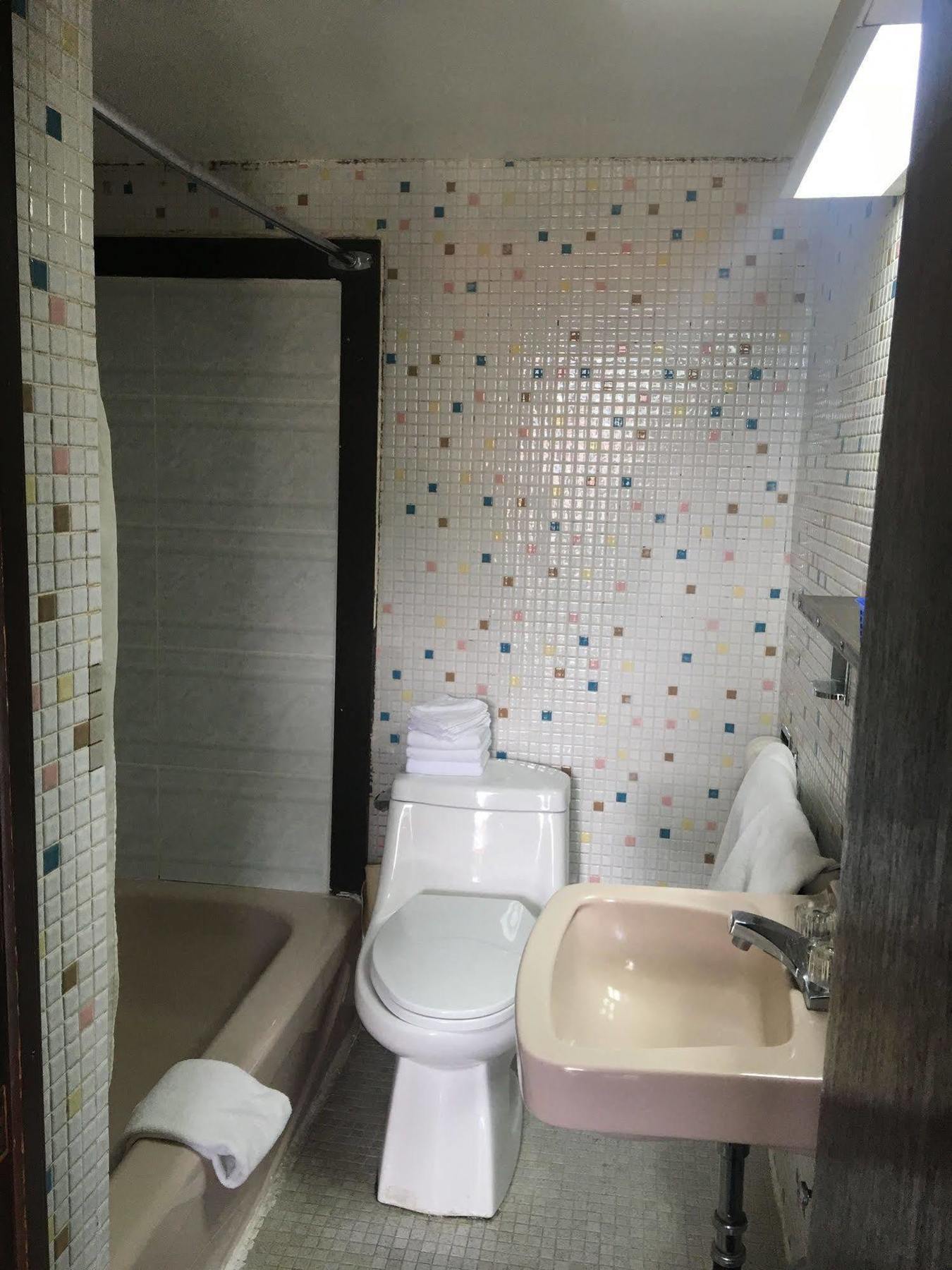 Kluane Park Inn Хейнс Джънкшън Екстериор снимка