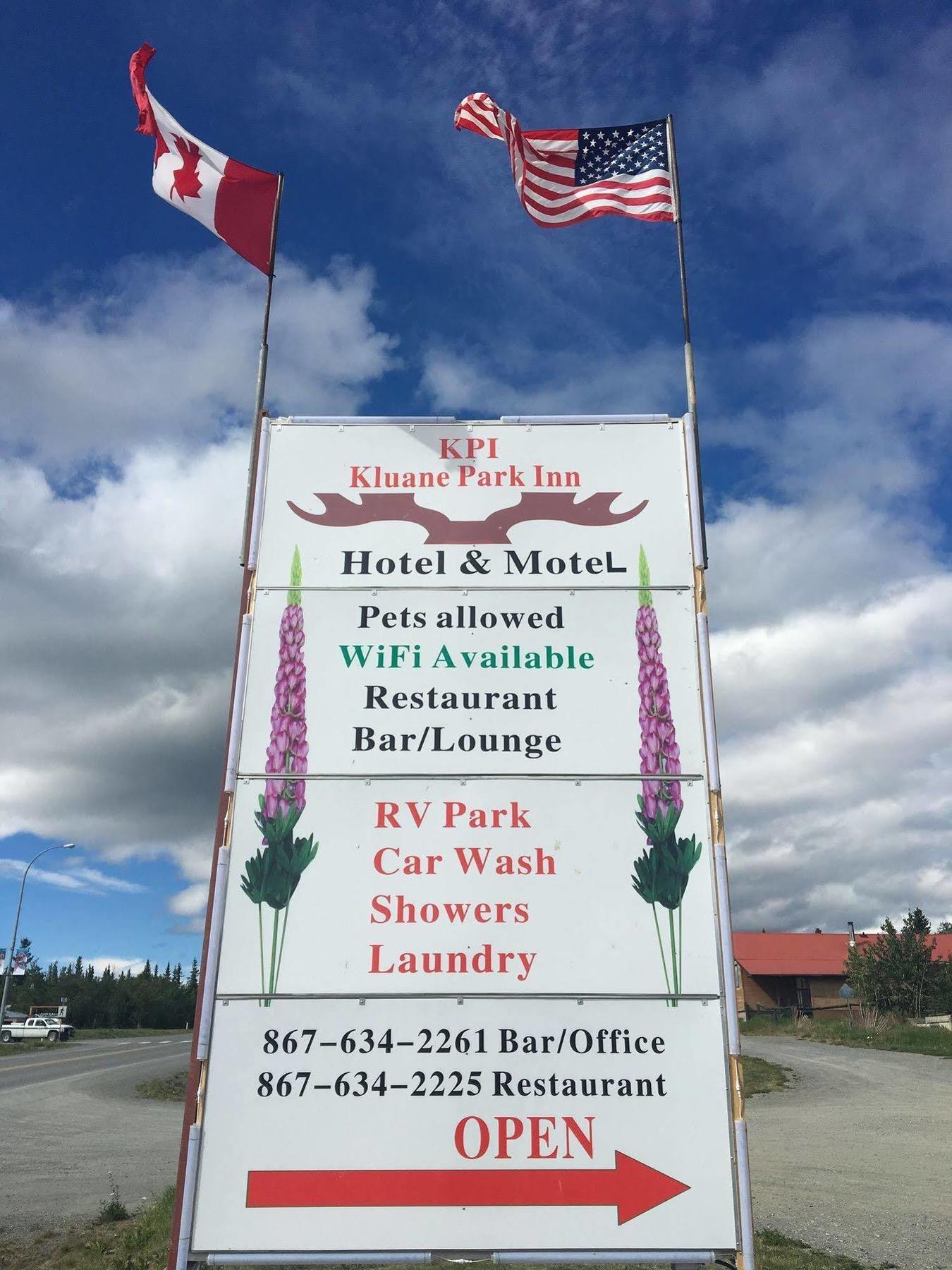 Kluane Park Inn Хейнс Джънкшън Екстериор снимка